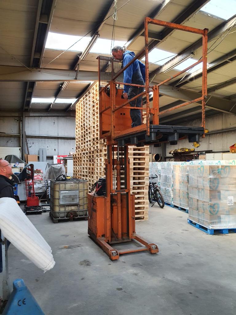 7b85b508-0132-4db8-b233-e5edbaf2dddf