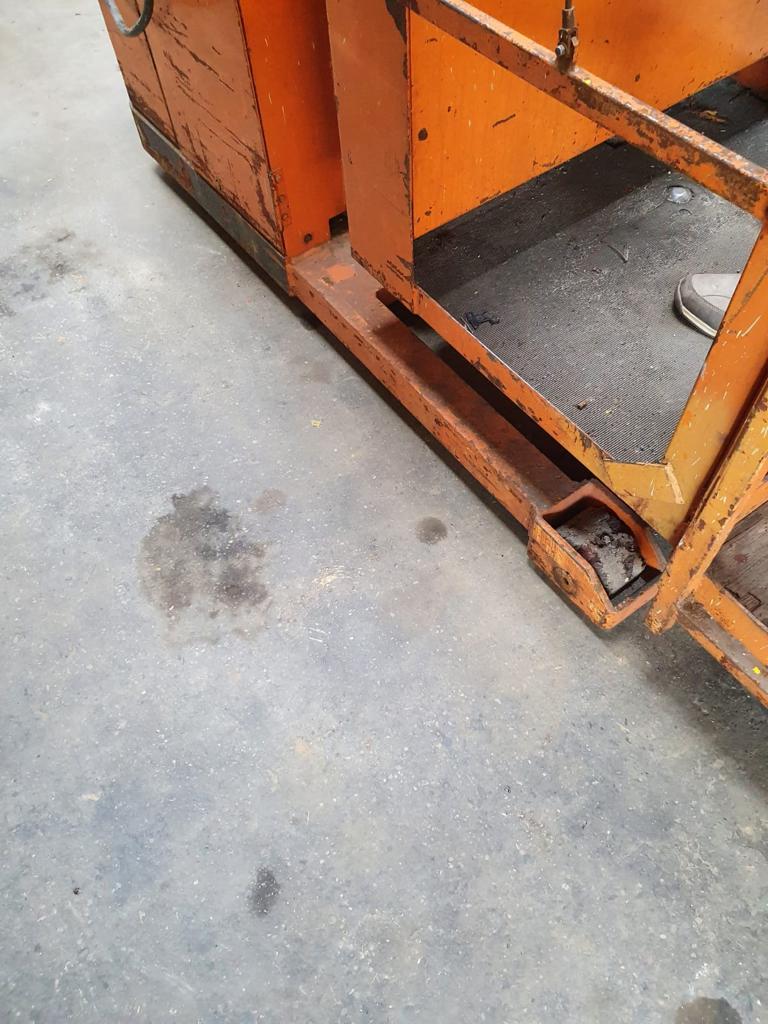 e106e5fd-a1c8-4c88-8a24-eecb5a50293b